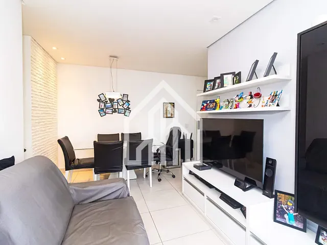 Apartamento 2 quartos e 2 banheiros, à venda, no bairro Vila Gomes Cardim em São Paulo
