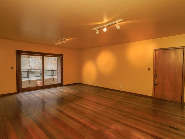 Apartamento com 211m² 3 quartos e 3 banheiros, à venda ou para alugar, no bairro Centro em Pelotas