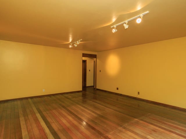 Apartamento com 211m² 3 quartos e 3 banheiros, à venda ou para alugar, no bairro Centro em Pelotas