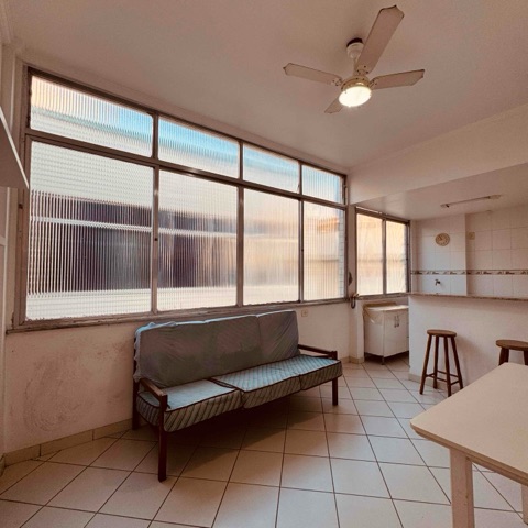 Apartamento 2 quartos e 1 banheiro, à venda, no bairro Centro em Cabo Frio