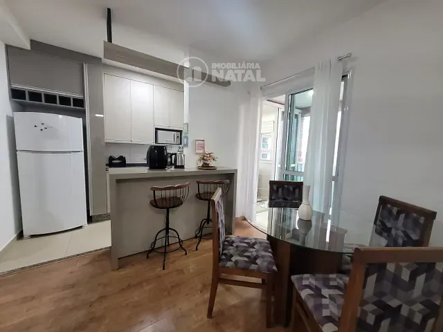 Apartamento 3 quartos e 2 banheiros, para alugar, no bairro Santa Rosa em Londrina