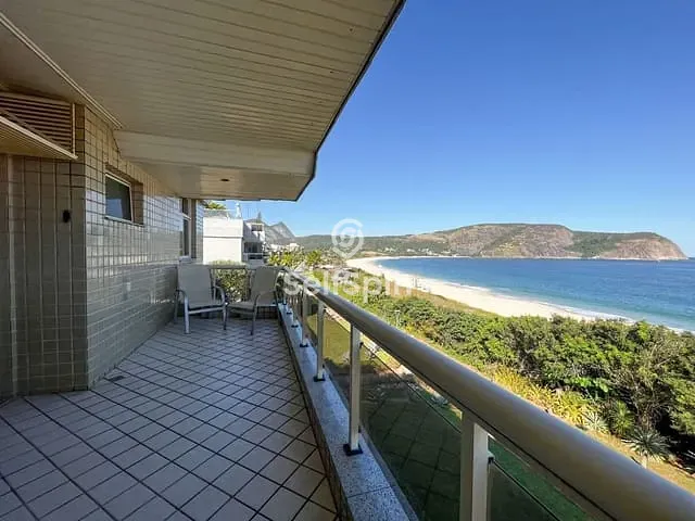 Apartamento 4 quartos e 2 banheiros, para alugar, no bairro Camboinhas em Niterói