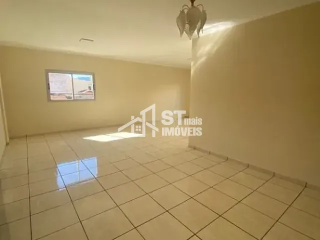 Apartamento com 546m² 3 quartos e 1 banheiro, para alugar, no bairro Centro em Andradas