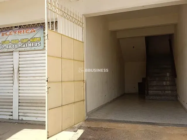 Apartamento com 458m² 8 quartos e 4 banheiros, à venda, no bairro centro em Italva