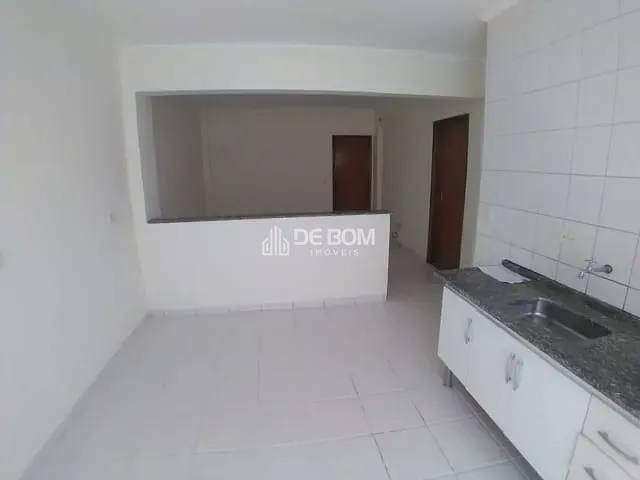 Apartamento 2 quartos e 1 banheiro, para alugar, no bairro Centro em Poços de Caldas