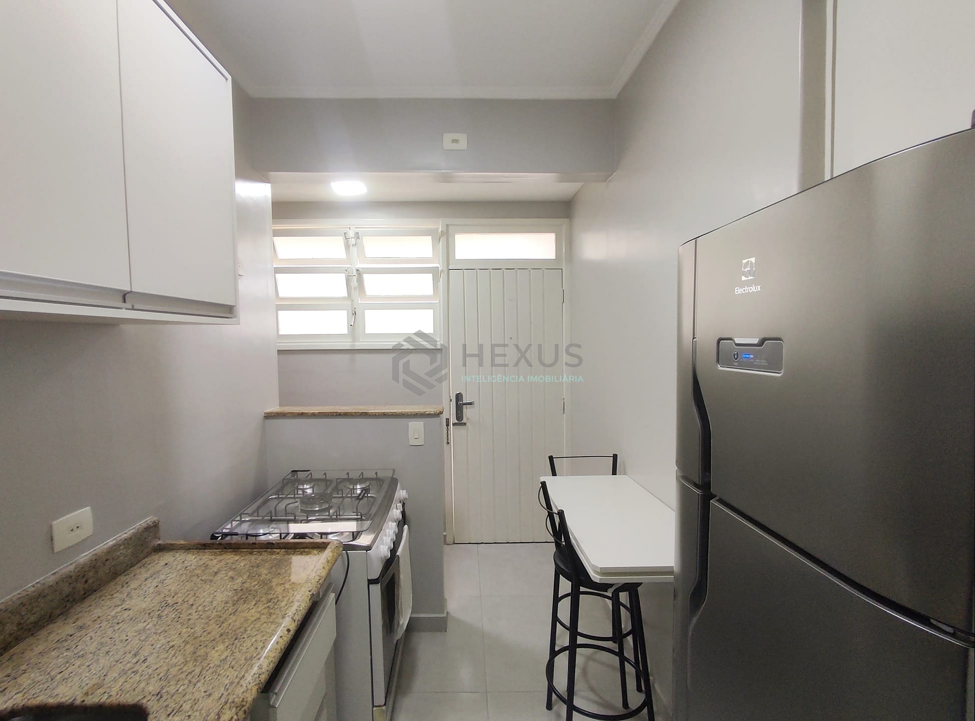 Apartamento à venda e aluguel com 2 quartos, 80m² - Foto 22