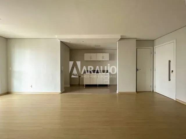 Apartamento 3 quartos e 2 banheiros, à venda, no bairro Vila Operária em Itajaí