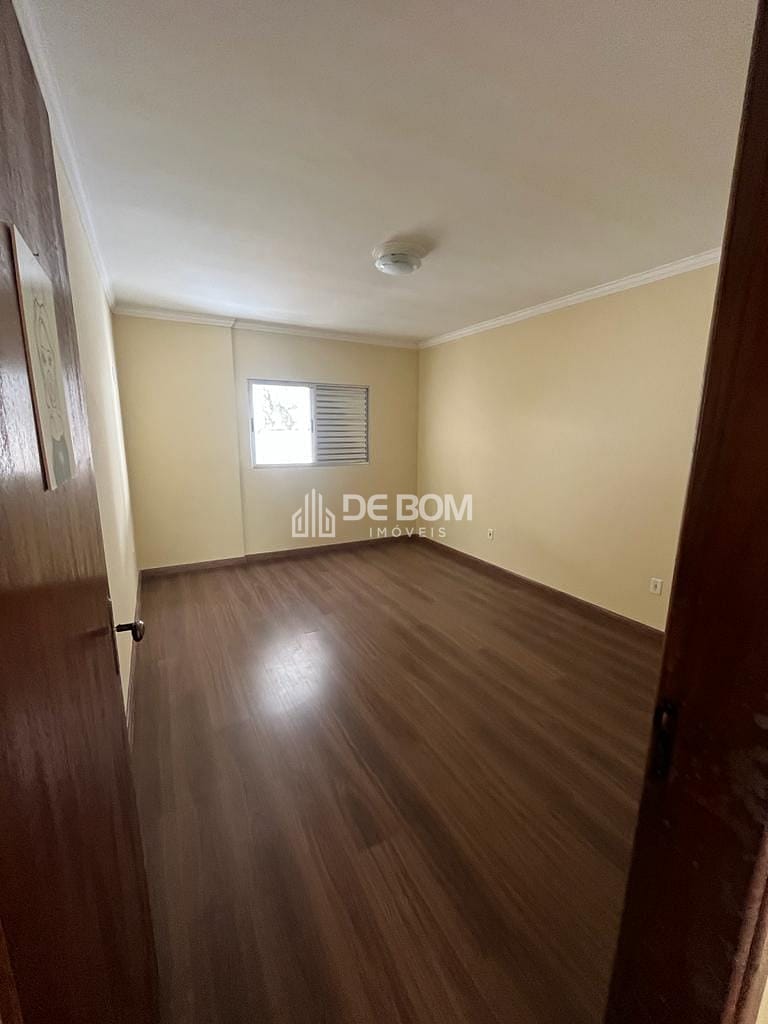 Apartamento para alugar com 3 quartos, 115m² - Foto 17