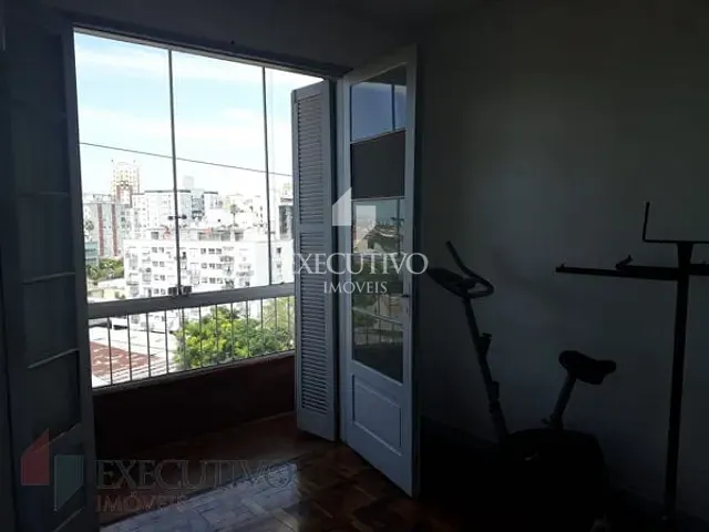 Apartamento com 90m² 2 quartos e 2 banheiros, à venda, no bairro Floresta em Porto Alegre