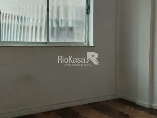 Apartamento 2 quartos e 1 banheiro, para alugar, no bairro Leblon em Rio de Janeiro