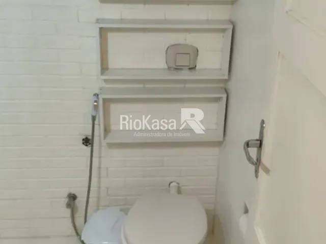 Apartamento 2 quartos e 1 banheiro, para alugar, no bairro Leblon em Rio de Janeiro