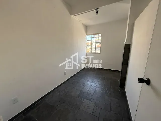 Apartamento com 60m² 2 quartos e 1 banheiro, para alugar, no bairro Centro em Andradas