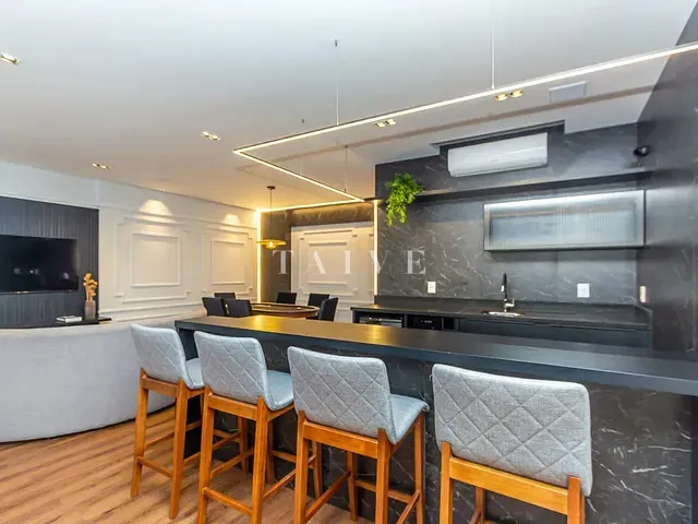 Apartamento com 253m² 4 quartos e 4 banheiros, à venda, no bairro Pioneiros em Balneário Camboriú