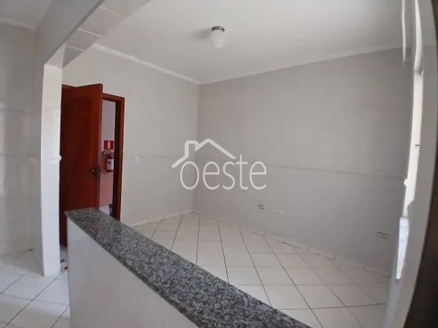 Apartamento com 80m² 2 quartos e 1 banheiro, para alugar, no bairro Centro em Santa Bárbara D'Oeste