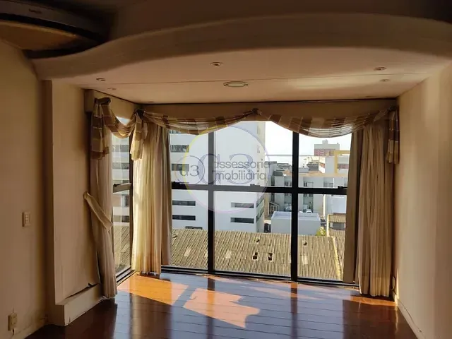 Apartamento 3 quartos e 2 banheiros, para alugar, no bairro Centro em Rio Grande
