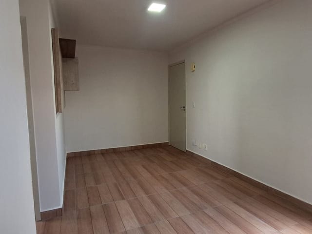 Apartamento 2 quartos e 1 banheiro, à venda, no bairro Jardim Alvorada em Cambé