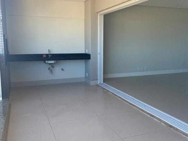 Apartamento 3 quartos e 4 banheiros, para alugar, no bairro Centro em Cambé