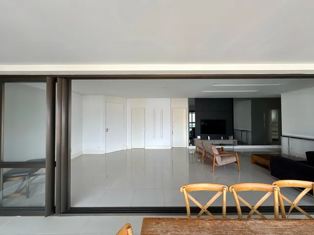 Apartamento com 264m² 3 quartos e 5 banheiros, à venda, no bairro Gleba Palhano em Londrina