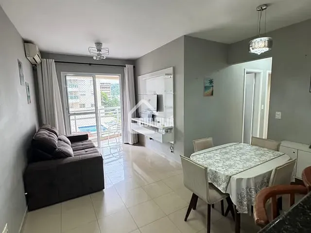 Apartamento 3 quartos e 2 banheiros, à venda ou para alugar, no bairro Pitangueiras em Guarujá