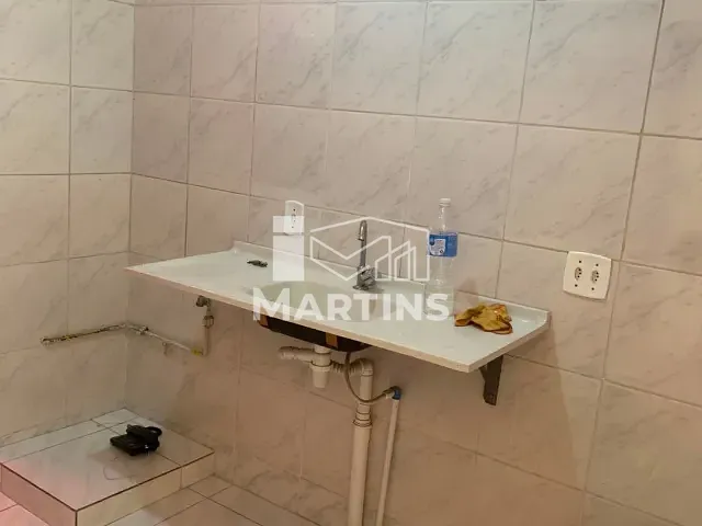 Apartamento 2 quartos e 1 banheiro, para alugar, no bairro Jardim Salete em Taboão da Serra