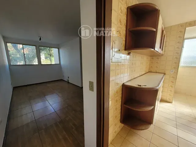 Apartamento 3 quartos e 1 banheiro, para alugar, no bairro Antares em Londrina