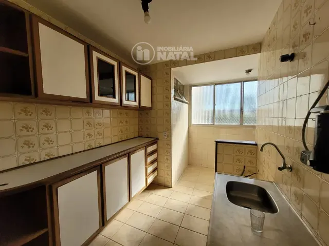 Apartamento 3 quartos e 1 banheiro, para alugar, no bairro Antares em Londrina
