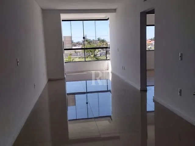 Apartamento 2 quartos e 2 banheiros, à venda ou para alugar, no bairro Universitário em Tijucas