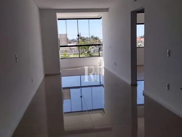 Apartamento 2 quartos e 2 banheiros, à venda ou para alugar, no bairro Universitário em Tijucas