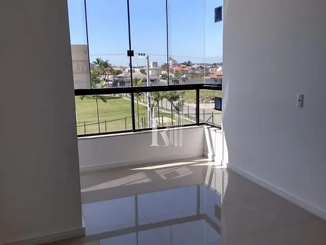 Apartamento 2 quartos e 2 banheiros, à venda ou para alugar, no bairro Universitário em Tijucas