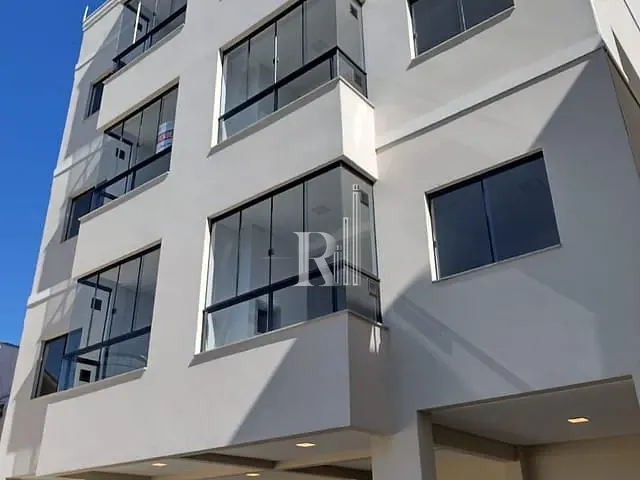 Apartamento 2 quartos e 2 banheiros, à venda ou para alugar, no bairro Universitário em Tijucas