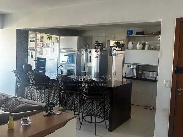 Apartamento 4 quartos e 3 banheiros, à venda, no bairro Village Veneza em Goiânia