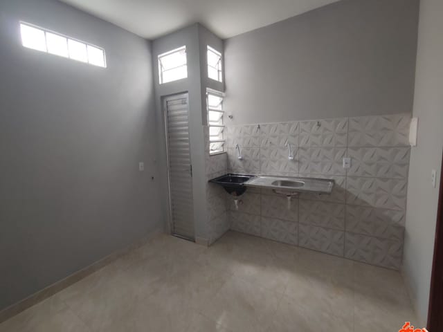 Apartamento 1 quarto e 1 banheiro, para alugar, no bairro Sacramenta em Belém