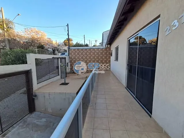 Sobrado com 250m² 3 quartos e 2 banheiros, à venda, no bairro Cafezal em Londrina