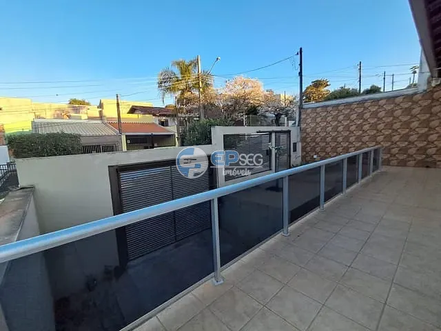 Sobrado com 250m² 3 quartos e 2 banheiros, à venda, no bairro Cafezal em Londrina