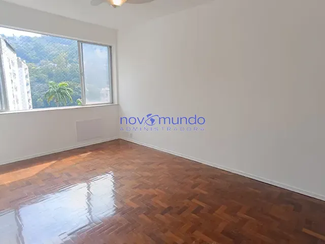 Apartamento com 87m² 2 quartos e 2 banheiros, para alugar, no bairro Cosme Velho em Rio de Janeiro