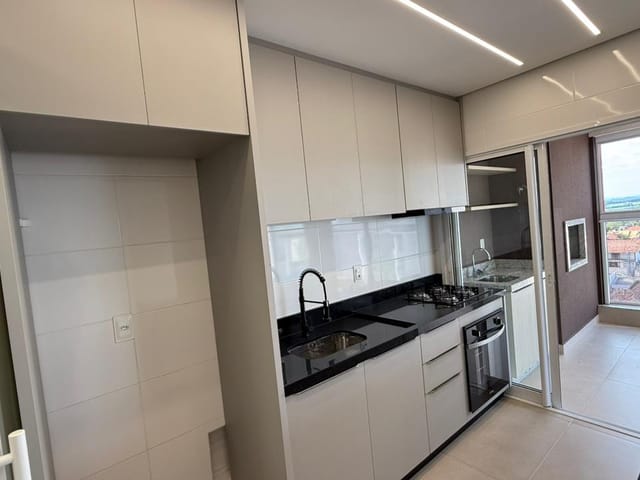 Apartamento 3 quartos e 2 banheiros, para alugar, no bairro Centro em Cambé