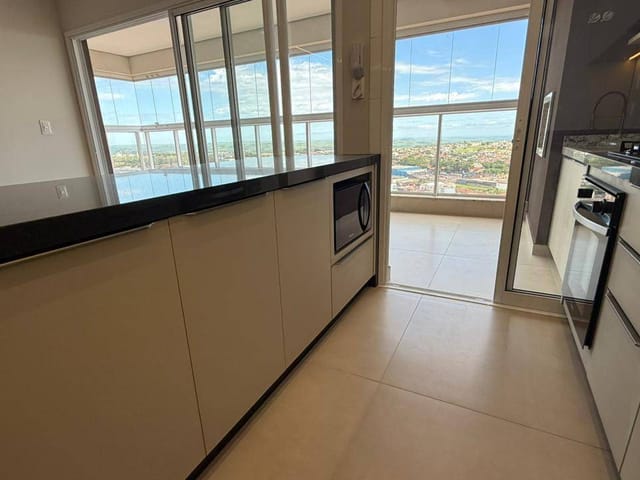 Apartamento 3 quartos e 2 banheiros, para alugar, no bairro Centro em Cambé