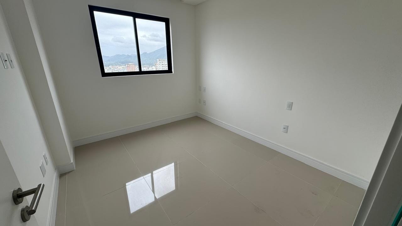 Apartamento à venda com 3 quartos, 138m² - Foto 9