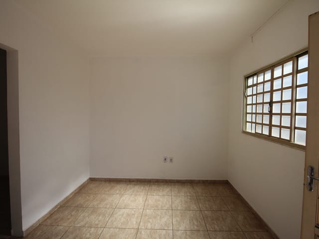 Apartamento com 76m² 3 quartos e 2 banheiros, para alugar, no bairro Vila Santa Edwirges em São João da Boa Vista