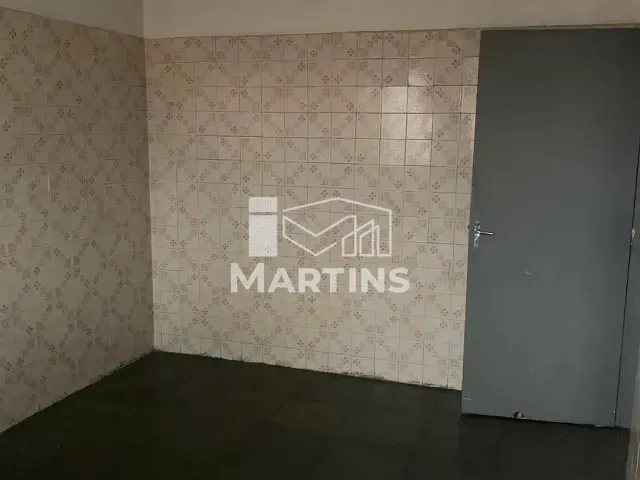 Apartamento 2 quartos e 1 banheiro, para alugar, no bairro Jardim Fabiana em Embu das Artes