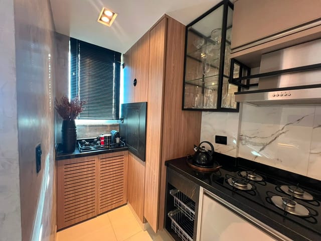 Apartamento com 96m² 2 quartos e 2 banheiros, à venda, no bairro Jardim Shangri-la A em Londrina