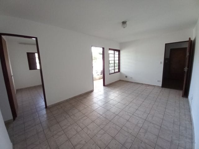 Apartamento com 85m² 3 quartos e 1 banheiro, à venda, no bairro Coronel Antonino em Campo Grande