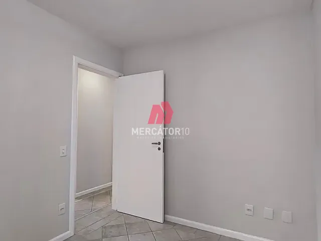 Apartamento 2 quartos e 2 banheiros, para alugar, no bairro Victor Konder em Blumenau