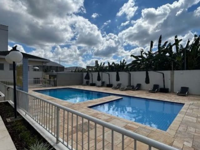 Apartamento 2 quartos e 1 banheiro, à venda, no bairro Chácara Manella em Cambé