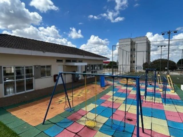 Apartamento 2 quartos e 1 banheiro, à venda, no bairro Chácara Manella em Cambé