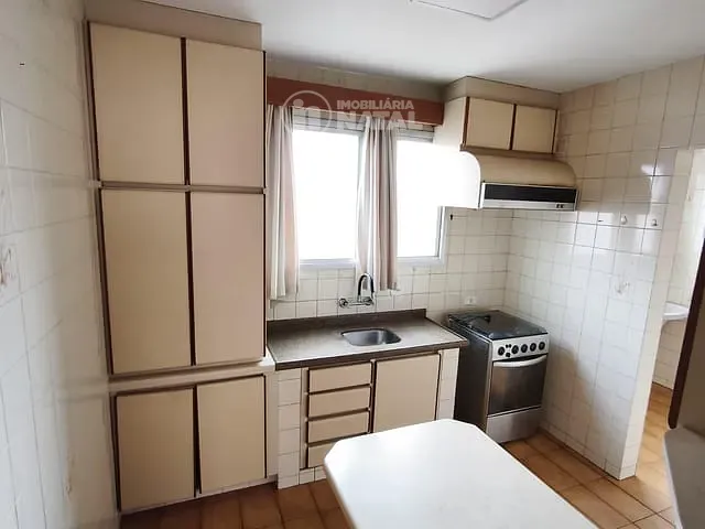 Apartamento com 110m² 3 quartos e 2 banheiros, para alugar, no bairro Jardim América em Londrina