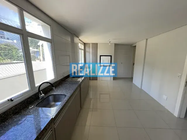 Apartamento 4 quartos e 2 banheiros, à venda, no bairro Centro em Passo Fundo
