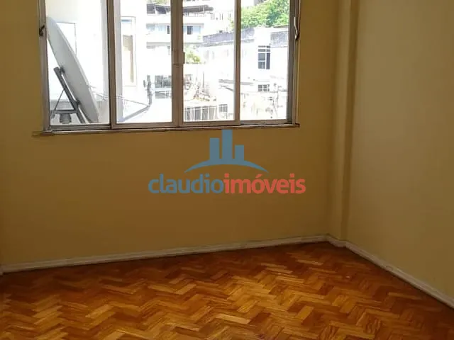 Apartamento 2 quartos e 1 banheiro, para alugar, no bairro Centro em Barra Mansa