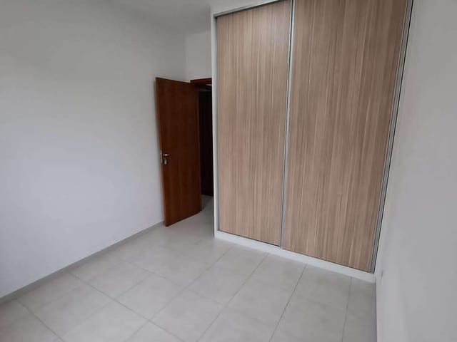 Apartamento 2 quartos e 1 banheiro, à venda, no bairro Menezes em Cataguases