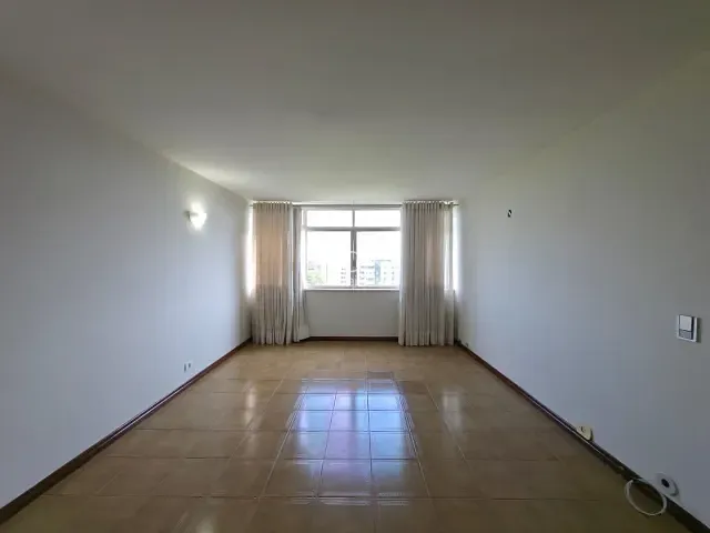 Apartamento 3 quartos e 2 banheiros, para alugar, no bairro Asa Norte em Brasília
